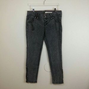 DKNY Size 31 Black Acid Wash Skinny Denim